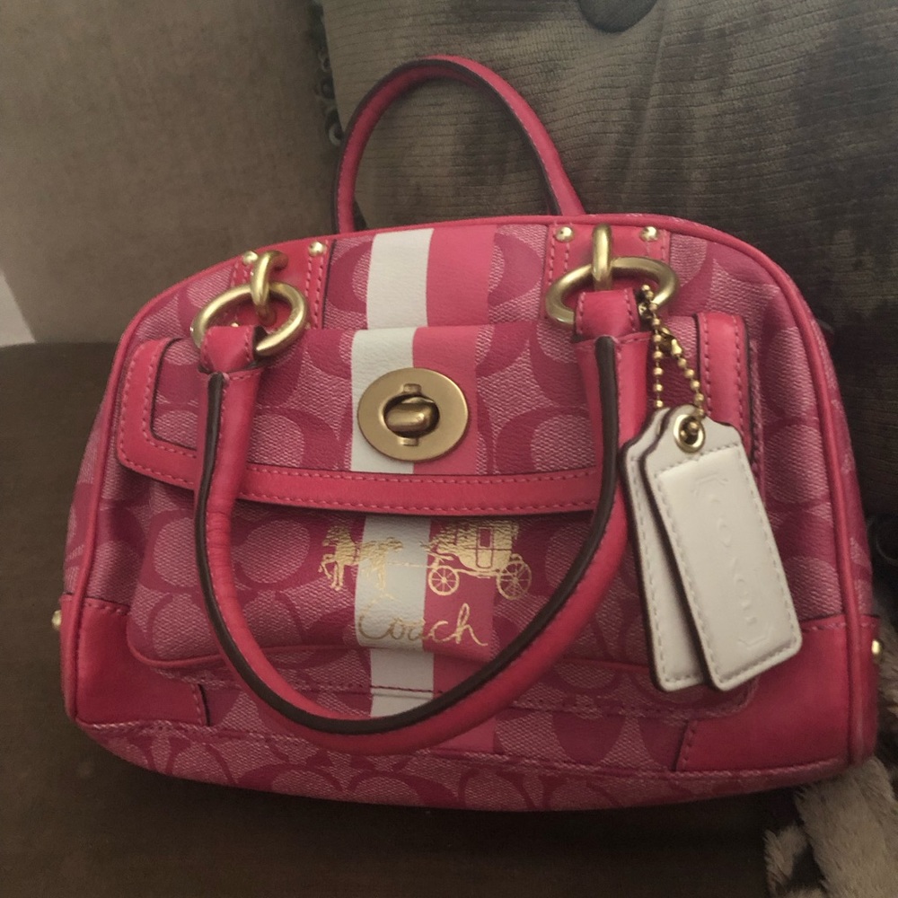 Adorable Coach “Heritage” Monogrammed Purse- 653 $80 or $65 w/offer
